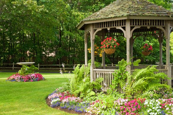 Backyard Landscaping Service in Wentzville